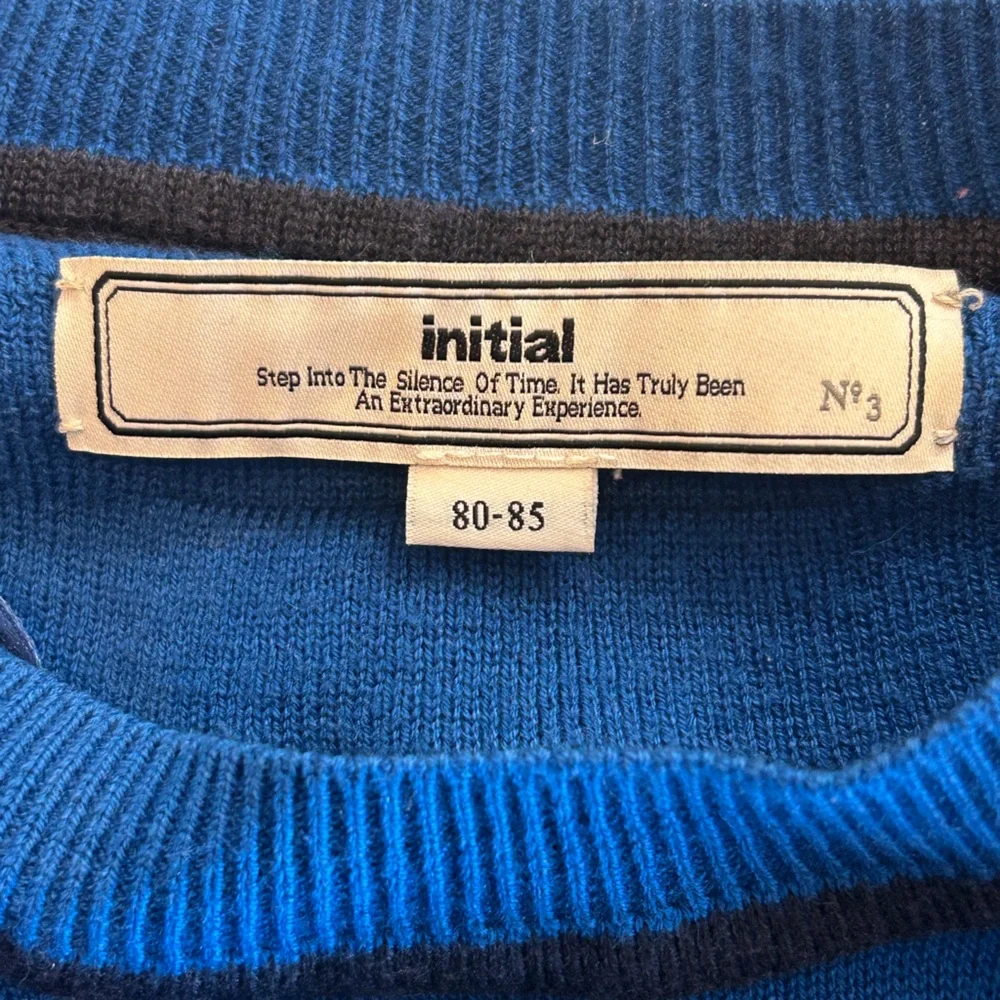 Initial knit sweater. - Picture 9 of 13